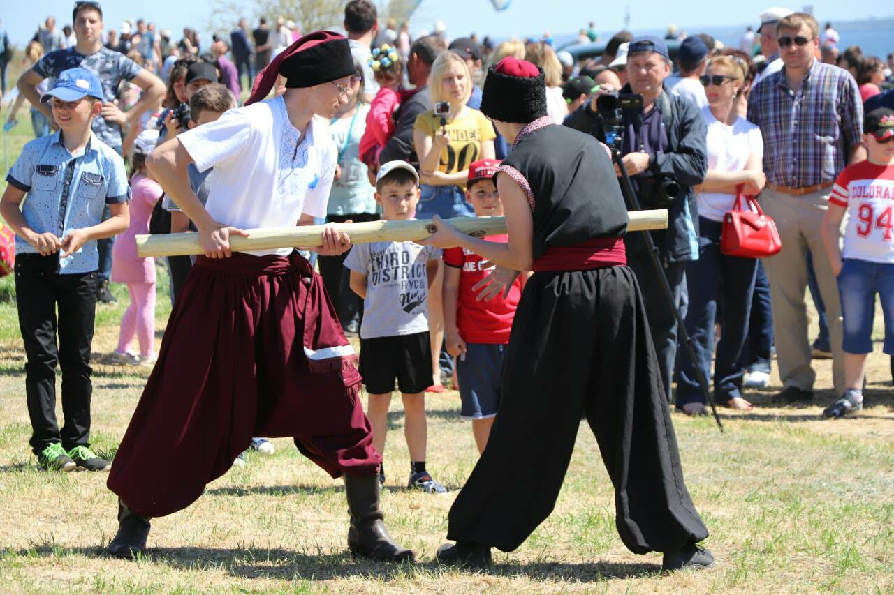 На Кам’янській Січі граючись навчались бойовим традиціям козаків