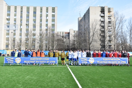 УЕФА виділить Херсонській і Кримській федерації 1 млн євро для розвитку футболу