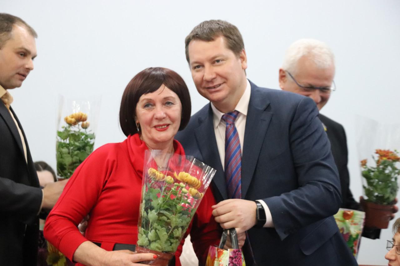 Андрій Гордєєв привітав матерів і дружин загиблих учасників АТО з прийдешнім святом весни