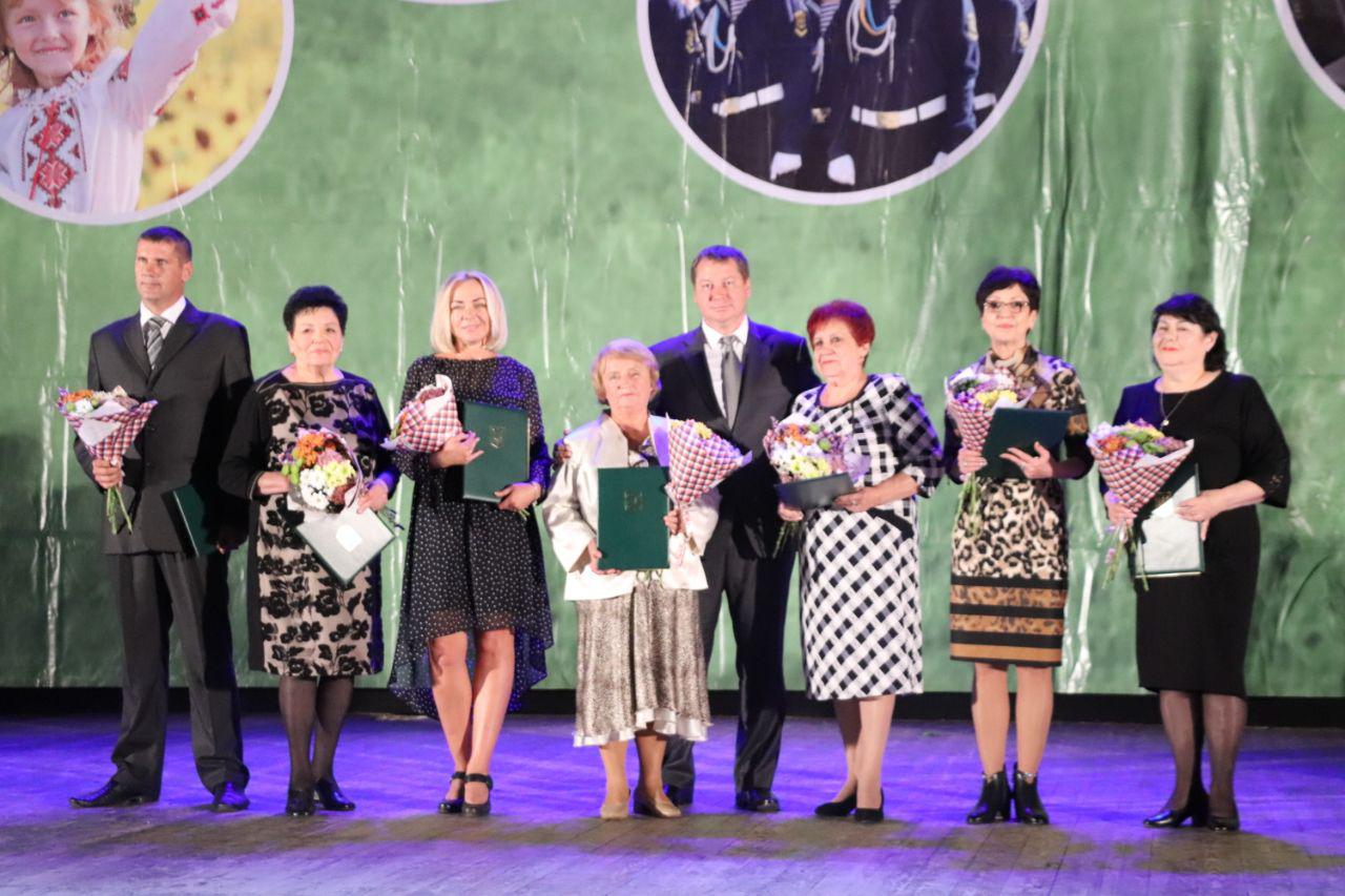 Освітяни Херсонщини отримали подяки від Комітету Верховної Ради України з питань науки і освіти