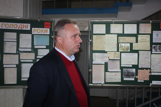 Лицеисты ХГУ побывали на открытии выставки, посвященной Дню памяти жертв голодоморов в Украине