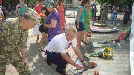 День скорботи та вшанування пам'яті жертв війни в Україні