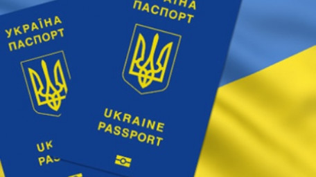 Українці продовжують активно оформлювати документи для безвізу