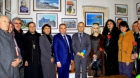 У Генічеському краєзнавчому музеї відкрилася виставка Олександра Прихненка «З Україною в серці»