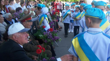 У місті Берислав проведено мітинг-церемоніал “Подвиг нескорених”