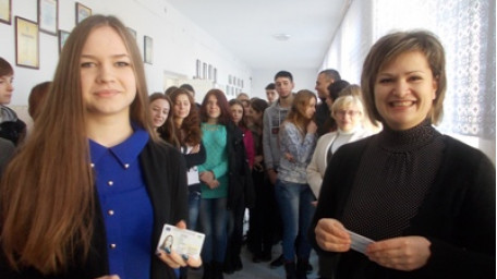У Каланчацькій загальноосвітній школі № 1 четверо школярів отримали  паспорти нового зразка