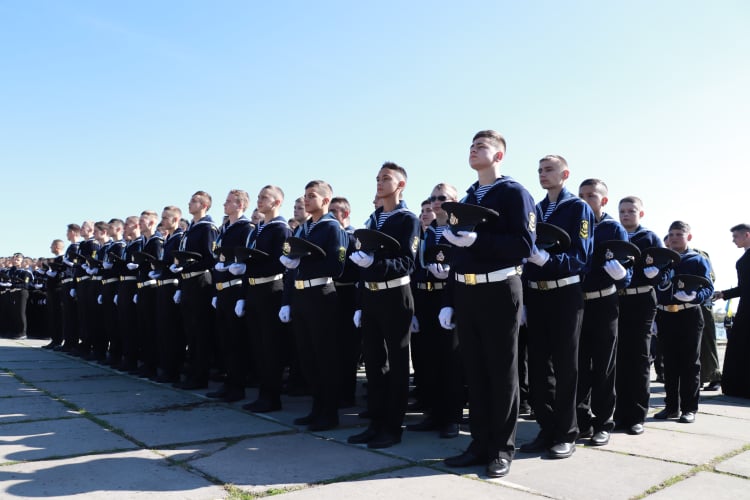 Марш, посвята, присяга: до лав морської академії вступило понад 600 новобранців