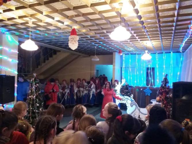 У День Святого Миколая у Великій Олександрівці запалили новорічні вогні