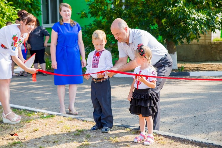 У Чаплинській громаді знову свято - відкрито новий дитячий майданчик у дошкільному навчальному закладі Чаплинської селищної ради «Малятко»