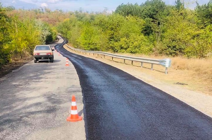 "Велике будівництво": триває ремонт дороги Горностаївка – Каїри