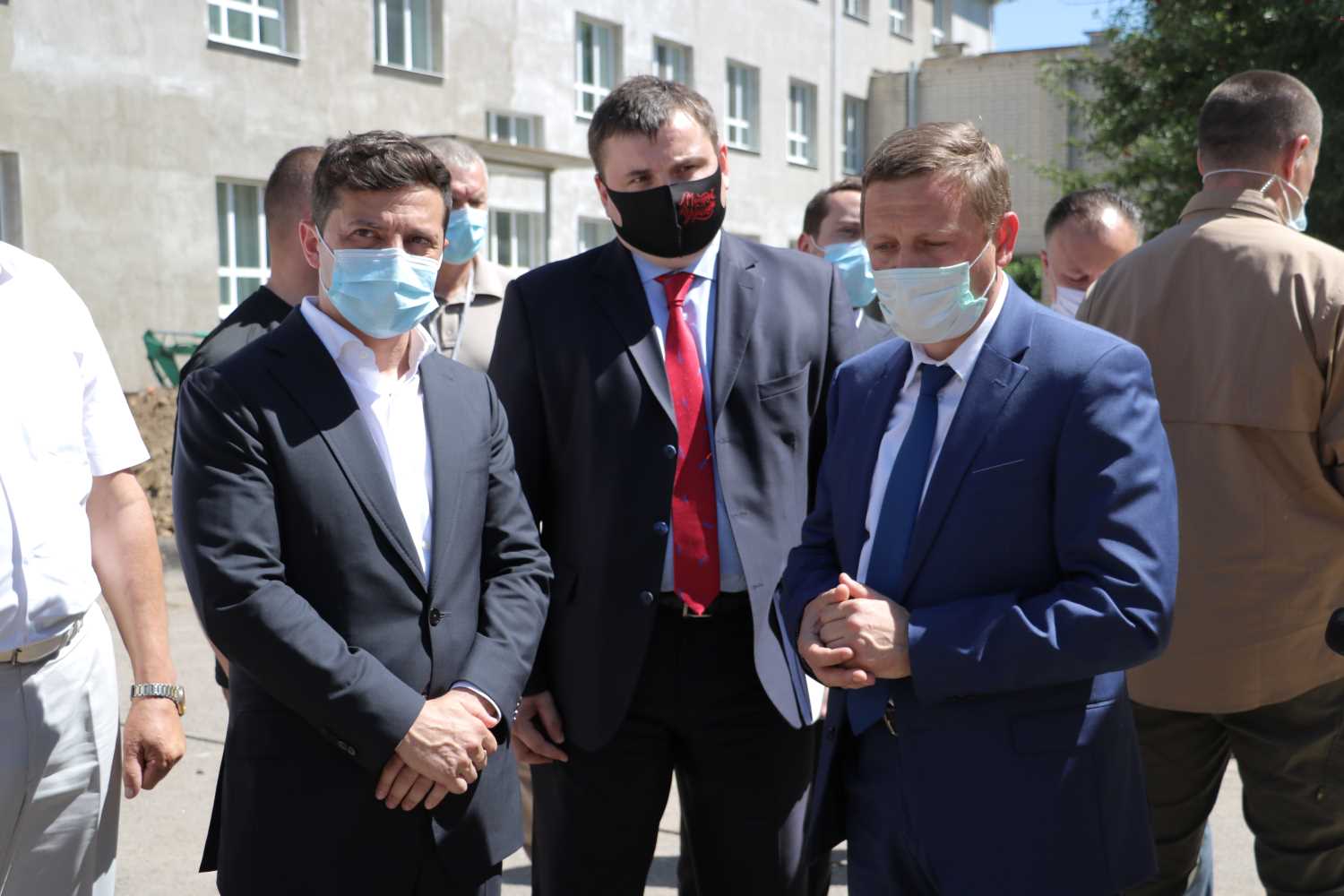 Президент ознайомився з капітальним ремонтом навчально-виховного комплексу у Чорнобаївці 