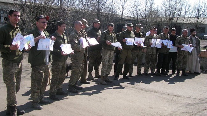 Бійців на Сході України продовжують вітати з Великоднем