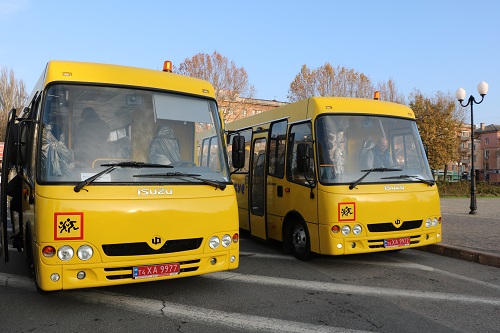 8 шкільних автобусів отримали райони та ОТГ області