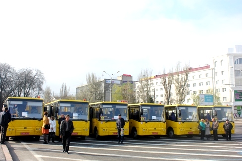 Школи  Херсонської області  отримали нові шкільні автобуси 