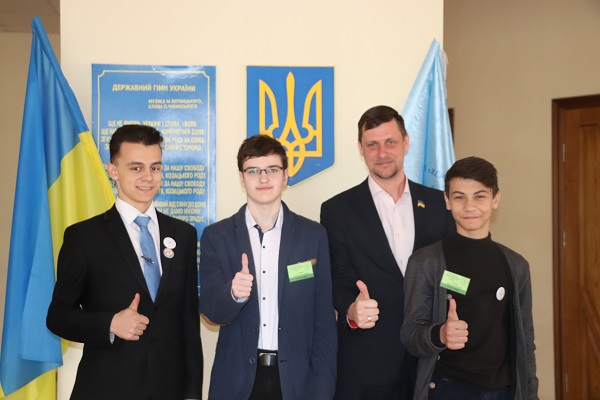 Учні Херсонщини здобули перемогу на Всеукраїнської олімпіаді з фізики