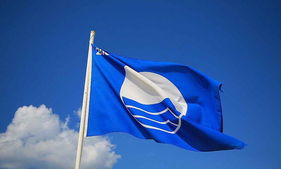 Пляжі Херсонщини отримали міжнародну відзнаку «Блакитний прапор»