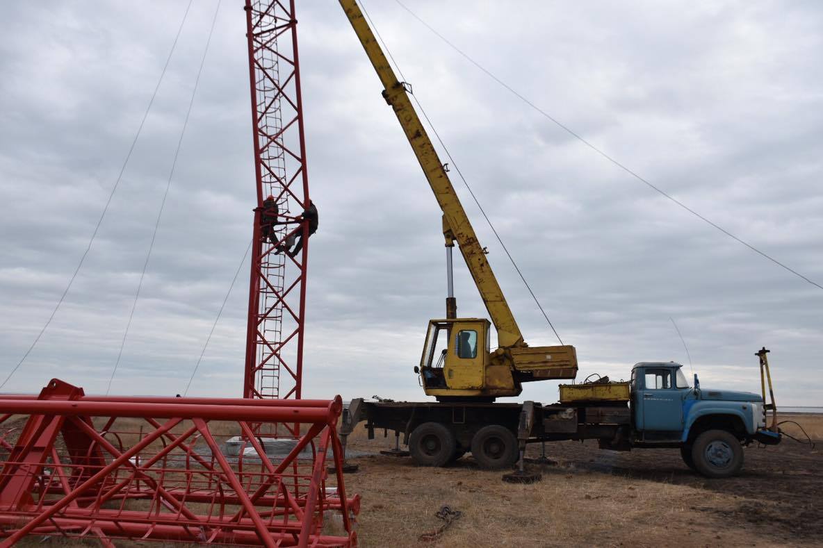 У с. Чонгар розпочалось будівництво телерадіокоммунікаційної вежі для трансляції українського сигналу мовлення на територію Криму