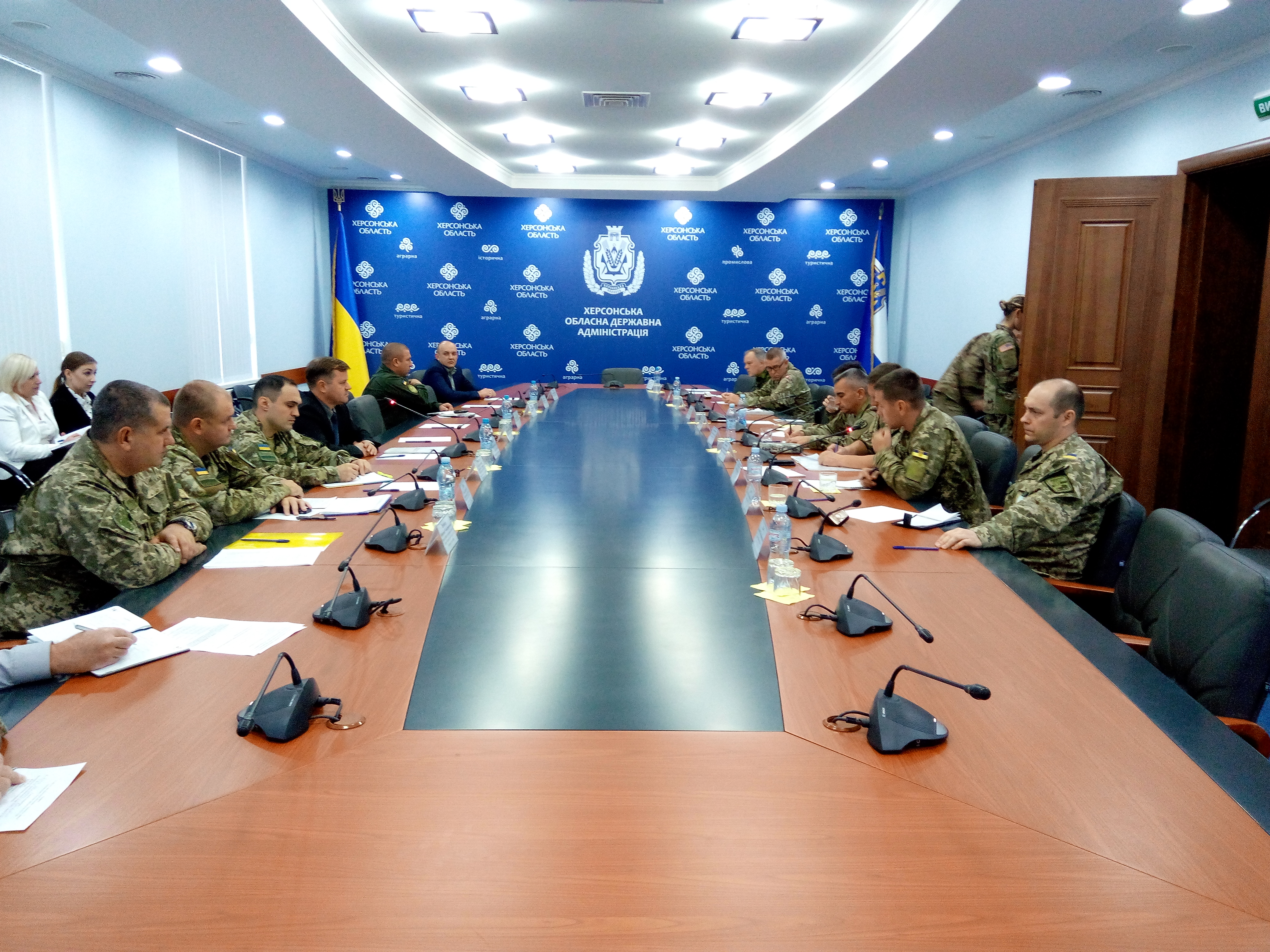 Військові спостерігачі поспілкувалися з керівництвом ОДА щодо сьогоденної ситуації в області
