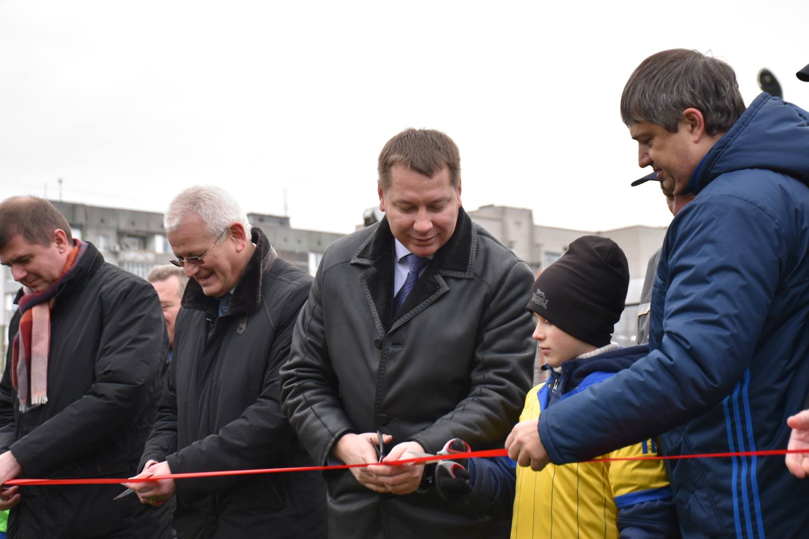 Одне з кращих на півдні України футбольних полів зі штучним покриттям  відкрили на Херсонщині