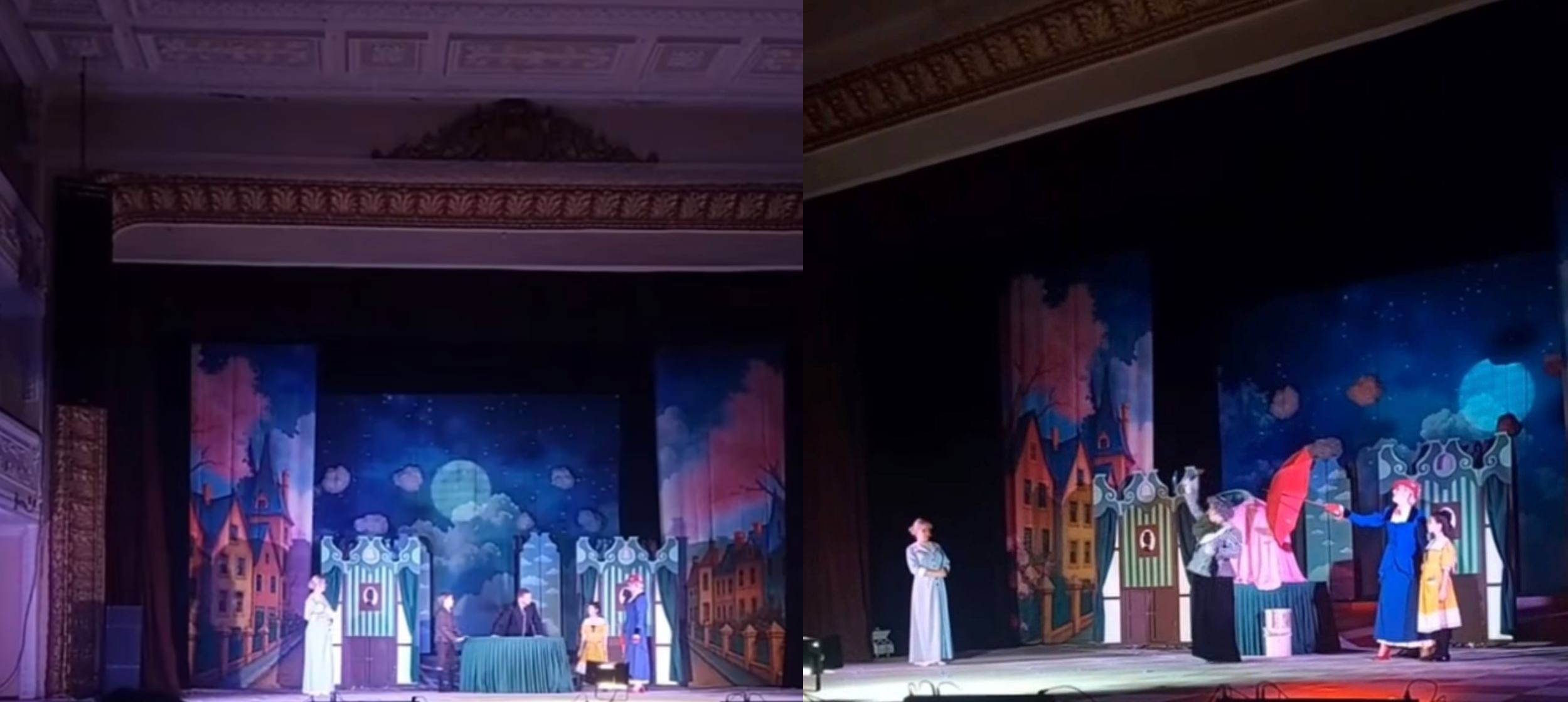 Колаж із двох фотографій театральної сцени. Актори у сценічних костюмах виконують ролі на фоні барвистих декорацій, що зображують казкове місто під нічним небом із повним місяцем. На правій частині колажу одна з акторок тримає розкриту червону парасольку.