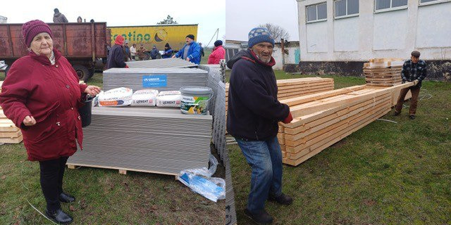 Колаж із двох фотографій, на яких люди отримують та розвантажують гуманітарну допомогу у вигляді будівельних матеріалів. На лівому знімку видно палети з шифером, мішки цементу та іншу продукцію з маркуванням міжнародних організацій (зокрема UNHCR), а на правому — чоловіки переносять дерев'яні бруси.