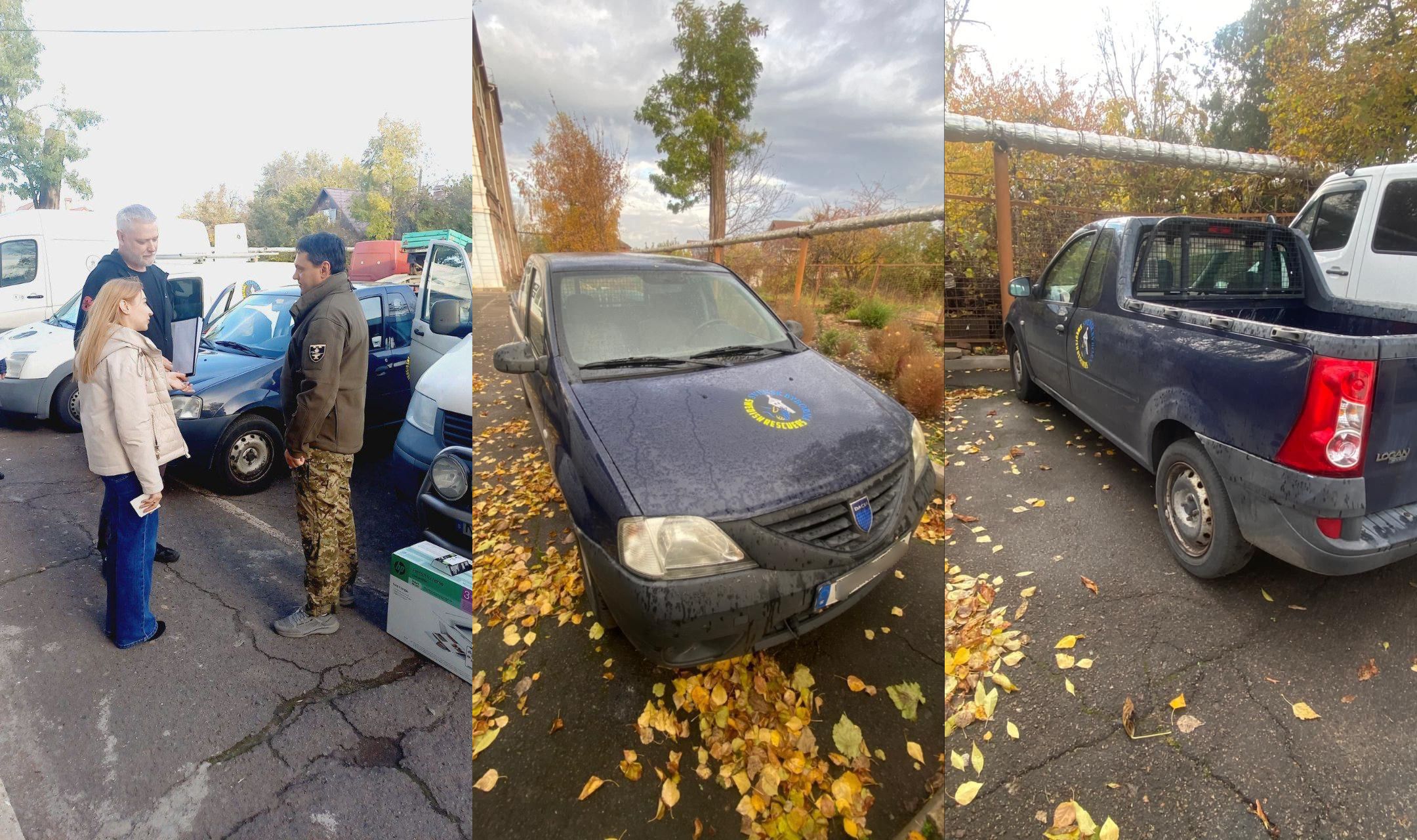 Колаж із трьох вертикальних фотографій, що демонструють передачу та зовнішній вигляд темно-синього пікапа Dacia Logan з українським військовим маркуванням. На лівому кадрі: чоловік у цивільному, жінка та чоловік у камуфляжі стоять поруч із машиною. У центрі: крупний план автомобіля з емблемою на капоті на тлі осіннього пейзажу з опалим листям. Праворуч: пікап, знятий збоку та ззаду, на фоні промислової території.