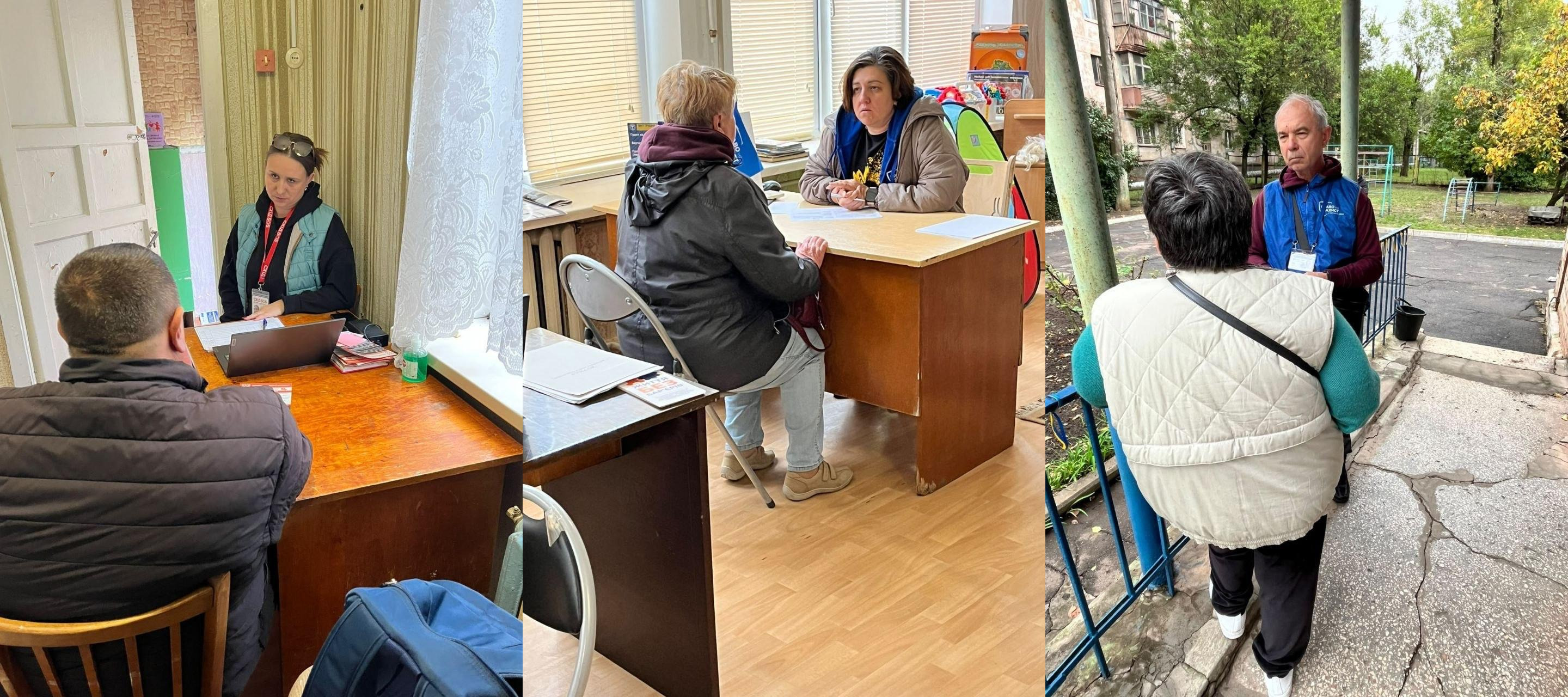 На колажі з трьох світлин зафіксовано процес надання індивідуальних консультацій та допомоги переселенцям із Херсонщини від партнерських організацій у координаційному центрі «Вільні разом» у Кривому Розі. На лівому кадрі в робочому кабінеті за дерев'яним столом сиділа представниця партнерської організації в жилетці та з бейджем на червоній стрічці, яка веде прийом відвідувача з короткою стрижкою на тлі світлих дверей та вікна з фіранкою. На центральному знімку в залі хабу за столом сидить інша консультантка у теплій куртці з капюшоном, яка спілкується з літньою жінкою-переселенкою в чорній дутій куртці та світлих джинсах. На правому кадрі зафіксовано спілкування просто неба біля входу до центру, де сивочолий представник гуманітарної місії у фірмовому синьому жилеті з бейджем консультує жінку в бежевому жилеті спиною до об'єктиву на тлі зеленого подвір'я з деревами та дитячим майданчиком.
